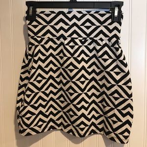 PINK High-Waisted Form Fitting Skirt